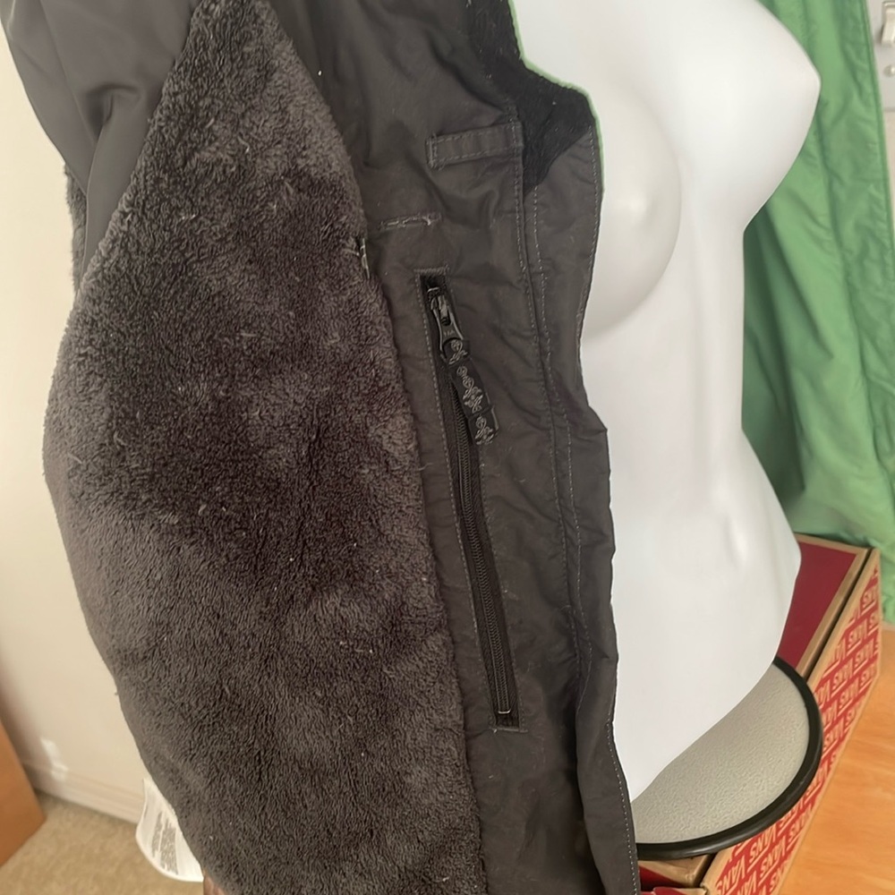 Columbia Green and White Jacket Size Medium - Picture 8 of 15